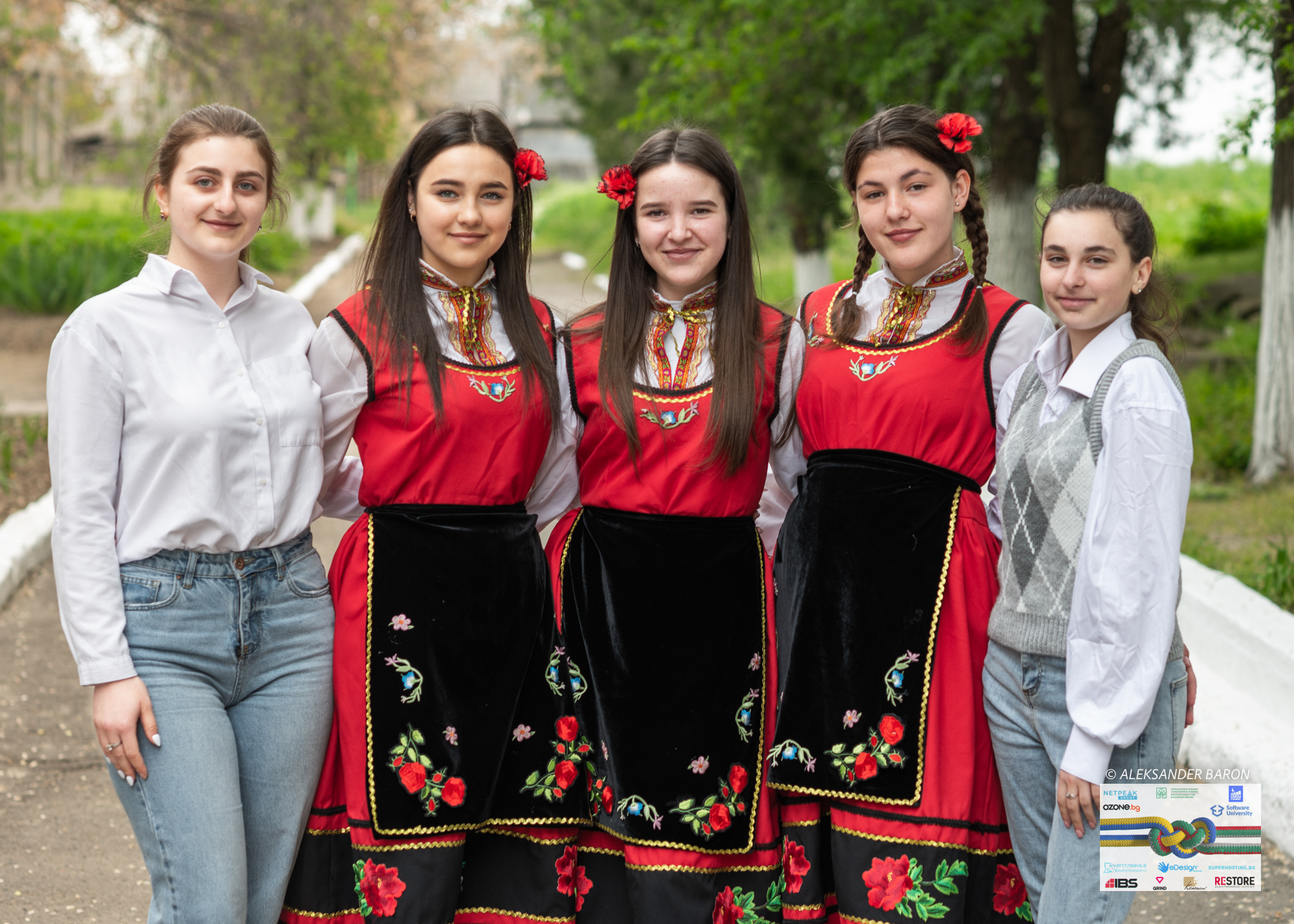 Български компании изпратиха компютърна техника на българските деца в Украйна